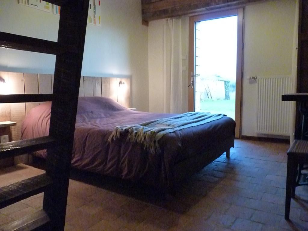 Chambres D'Hotes Le Chateau Rouge Saint-Germain-sur-Moine Екстер'єр фото
