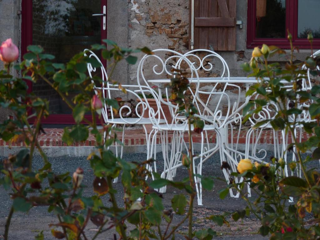 Chambres D'Hotes Le Chateau Rouge Saint-Germain-sur-Moine Екстер'єр фото